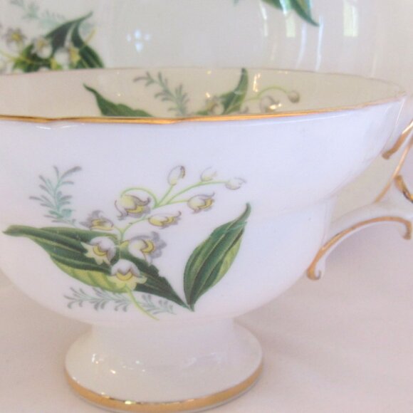 Hammersley Lily of the Valley Tea Cup and Saucer, Signed E. Tipping, Gilt I251 - Picture 5 of 9